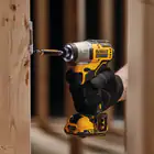 Aparafusadora Impacto DeWALT XR 18V 2x2Ah Li-Ion DCF801D2-QW